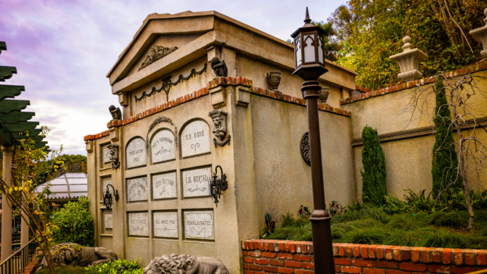 First Look at Disneyland's Newly Expaned Haunted Mansion Grounds (Queue and Gift Shop)