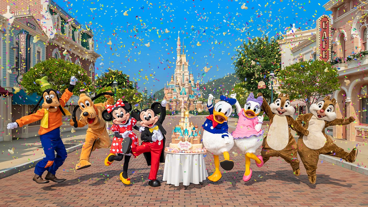 Hong Kong Disneyland Celebrates its 15th Birthday Amid Park Closure by Revealing the Completed Castle of Magical Dreams