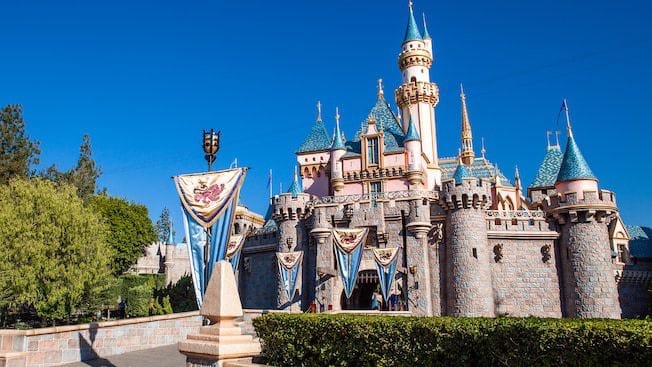 Disneyland Resort to Require Guests and Cast Members to Wear Face Masks