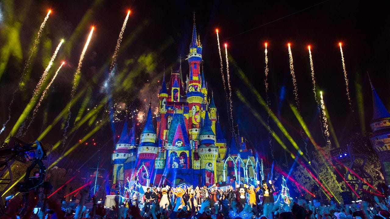 ABC to Air ‘The Wonderful World of Disney: Magical Holiday Celebration’ Tomorrow Evening