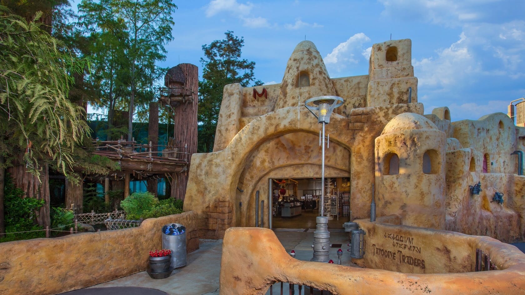 Star Tours to Launch Exciting, Never-Before-Seen Destinations in 2024